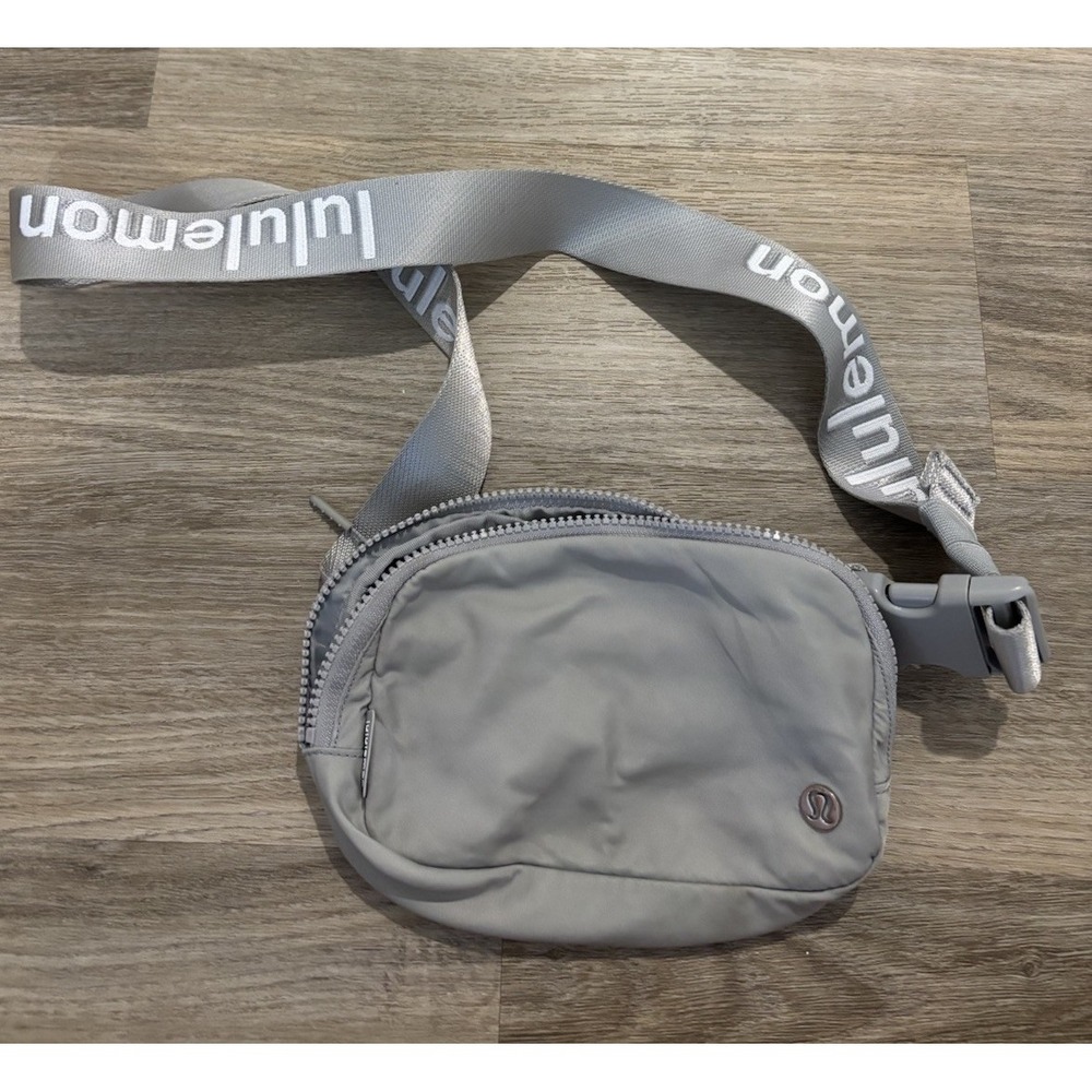 Lululemon Nylon Everywhere Belt Bag Gray Travel Gym Crossbody Shoulder Strap